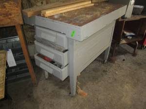 lot 129 image: Portable workbench with drawers and...