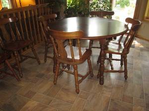 lot 11 image: 36in round dining room table with 6...