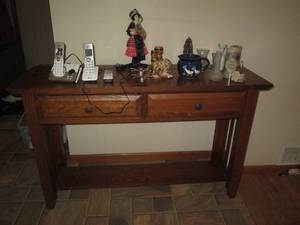 lot 14 image: Beautiful hardwood 2-drawer sofa co...