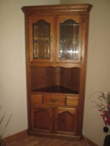 lot 19 image: Hardwood corner Hutch with stained ...
