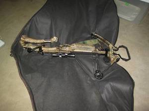 lot 34 image: Barnett Camouflage cross bow with n...
