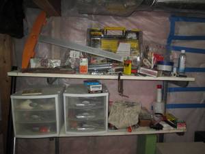 lot 42 image: Content of shelves including part o...