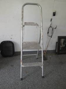 lot 54 image: Metal utility step stool...