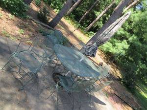 lot 162 image: Heavy grated metal patio table with...