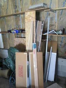 lot 190 image: Misc wood, wire rack shelving tier,...
