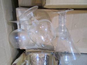 lot 200 image: Large box of etched crystal glasswa...