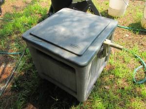 lot 213 image: Suncast manually operated hose reel...