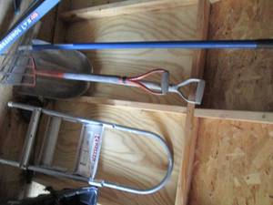 lot 218 image: Metal step stool, pitch fork, scoop...