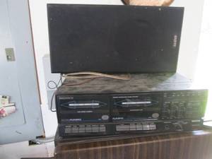 lot 226 image: Magnavox dual cassette stereo compo...