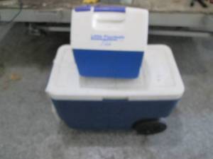 lot 252 image: Coleman Rolling cooler plus Igloo L...
