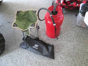 lot 261 image: Metal Chapin lawn and garden spraye...