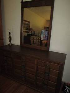 lot 24 image: Vintage 9-drawer hardwood Ladies dr...