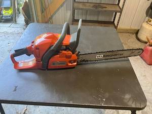 lot 683 image: Husqvarna 450 Chainsaw with 18-inch Bar