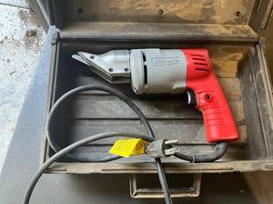 lot 697 image: Milwaukee Electric Metal Shear with Hard Case