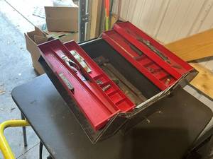 lot 706 image: Vintage Metal Toolbox with Assorted Hand Tools