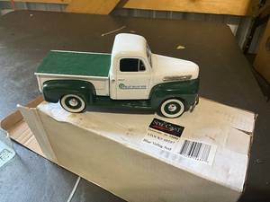 lot 718 image: SpecCast 2000 Blue Valley Sod Diecast Model Truck