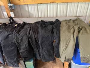 lot 754 image: Collection of Black and Green Snow Pants - Various Sizes