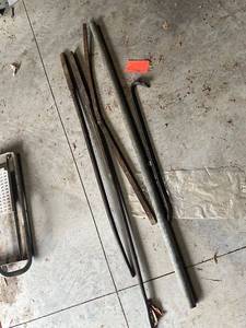 lot 760 image: Assorted Heavy-Duty Utility Pry Bars Collection