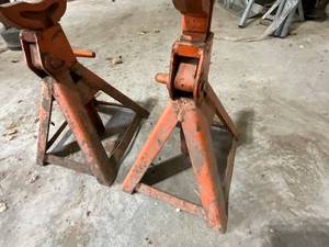 lot 765 image: Pair of Heavy-Duty Adjustable Jack Stands