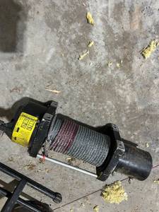 lot 776 image: Superwinch Electric Winch with Steel Cable