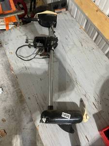 lot 806 image: Minn Kota 65 Trolling Motor with Mount and Propeller