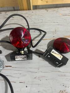 lot 808 image: Trailer Magnetic Towing Light Kit with Red Lenses and Wiring in Case