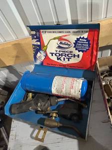 lot 827 image: Holiday 7-Piece Torch Kit with Case and Propane Tank