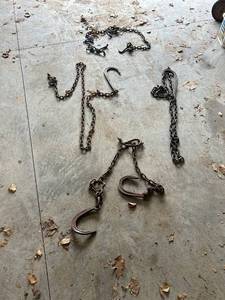 lot 845 image: Set of 4 Heavy-Duty Tow Chains with Hooks