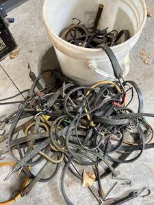 lot 847 image: Large Lot of Assorted Bungee Cords with Hooks