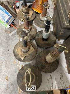 lot 853 image: Set of 6 Heavy Duty Screw Jack Posts with Base Plates