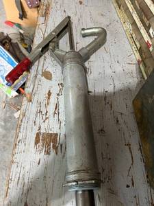 lot 854 image: Manual Hand-Operated Barrel Pump with Lever Action