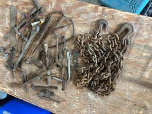 lot 892 image: Assorted Vintage Hand Tools, Chain, and Come-Alongs Collection
