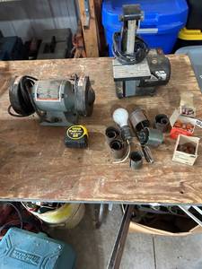 lot 898 image: Bench Grinder, Delta 31-050 Belt Sander, Hole Saws, Tape Measure and Connectors Set