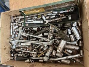 lot 905 image: Box of Assorted Sockets and Wrenches