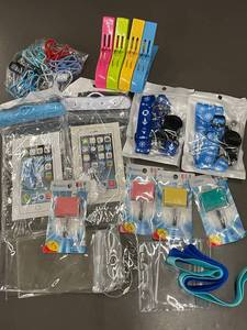 lot 21 image: Assorted Household Hanging and Storage Accessories, Mixed Lot