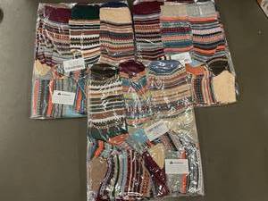lot 75 image: Bundle of Multicolor Patterned Casual Socks - Size Youth 7X