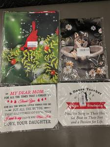 lot 94 image: Decorative Holiday Flag & Gift Bag Mixed Lot  4 Pieces
