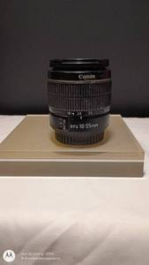 lot 17 image: Canon EFS 18-55mm f3.5-5.6 III Zoom Lens