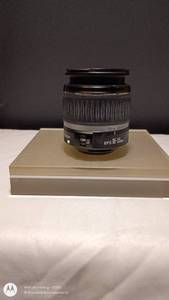 lot 19 image: Canon EF-S 18-55mm f3.5-5.6 II Zoom Lens