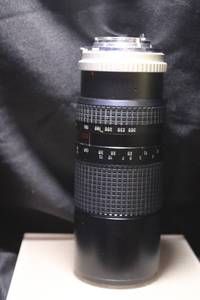 lot 29 image: Hoya HMC Zoom & Macro 100-300mm Camera Lens Made in Japan