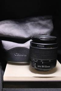 lot 35 image: Canon EF-S 18-55mm Zoom Lens with Pouch