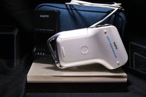 lot 40 image: Sanyo Waterproof Digital Camcorder with Battery Charger and Case