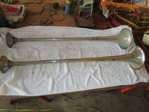 lot 45 image: Pair of Grover Truck Air Horns