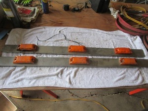 lot 51 image: Pair of 3 Light Semi Light Bars