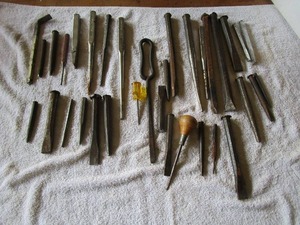 lot 104 image: Mixed Lot of Chisels and Punches