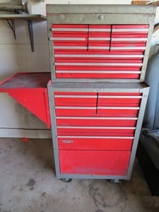 lot 1 image: Craftsman Tool Chest