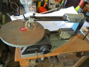 lot 11 image: Delta 20 Variable Speed Scroll Saw