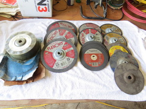 lot 15 image: Mixed Lot of Grinder Wheels