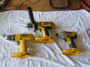 lot 19 image: 3 Piece Lot of 18V Dewalt Drills - Tools Only