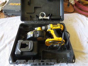 lot 23 image: DeWalt Heavy Duty DC987 18V 12 Cordless Drill Driver